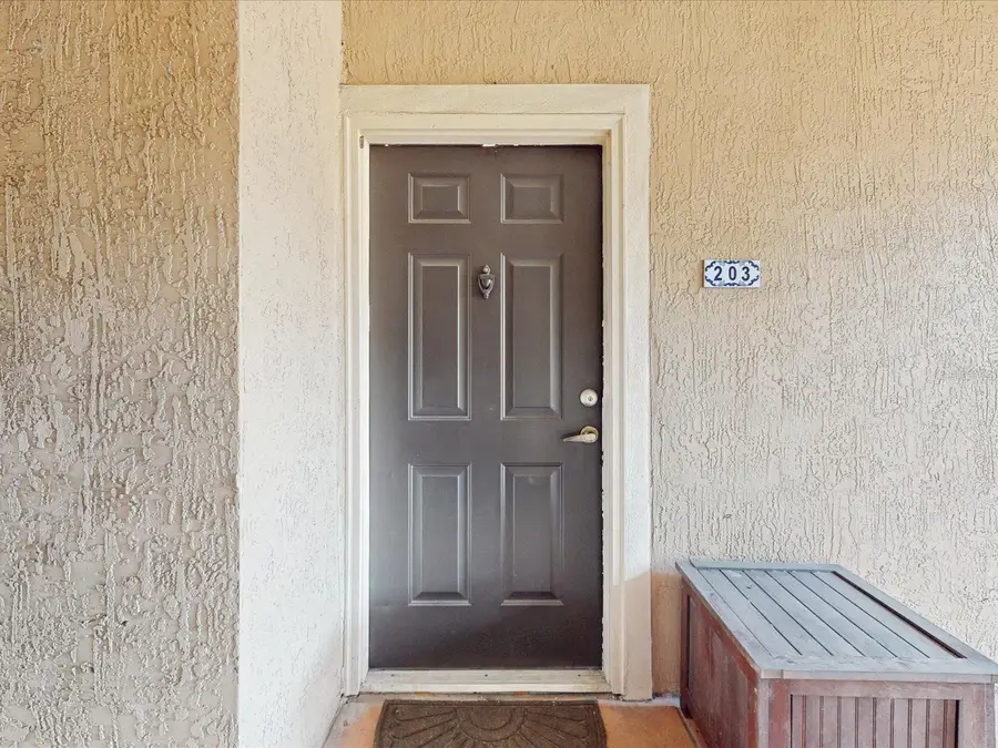 5578 Metrowest Boulevard #203, Orlando, FL 32811 - Image #2