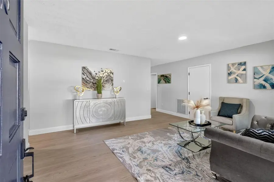 559 Vine Avenue, Dunedin, FL 34698 - Image #2