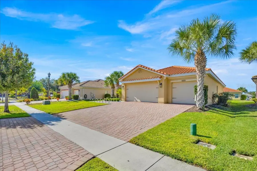3221 Silver Fin Way, Kissimmee, FL 34746 - Image #2