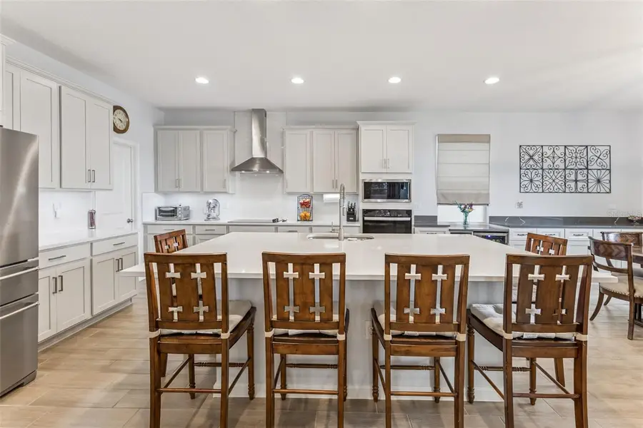 594 Via Bella Court, Howey In The Hills, FL 34737 - Image #3