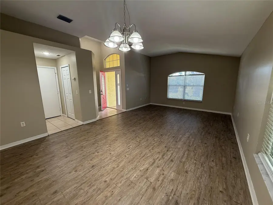 6242 White Clover Circle, Lakewood Ranch, FL 34202 - Image #2