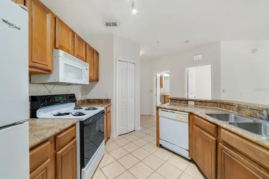 6159 Metrowest Boulevard #204, Orlando, FL 32835 - Image #2