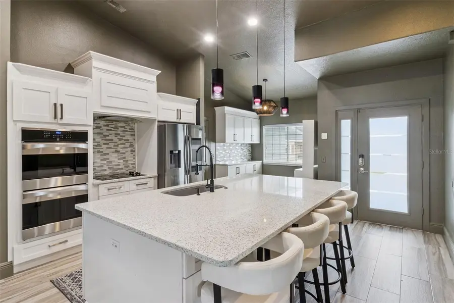 916 Hillcrest Drive, Davenport, FL 33897 - Image #2