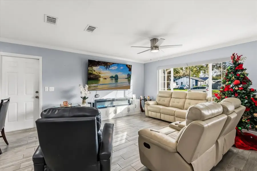 9729 Heatherwood Court, Orlando, FL 32825 - Image #3