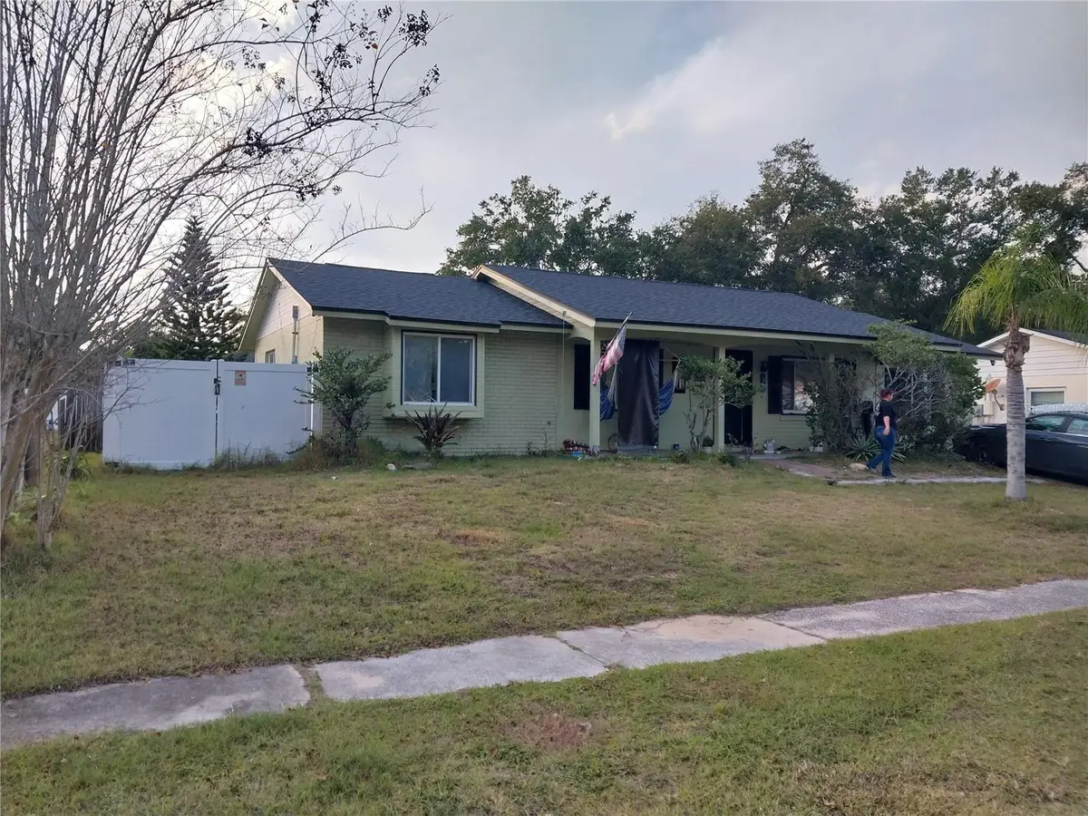 2733 E Dellwood Drive, Eustis, FL 32726 - Image #1