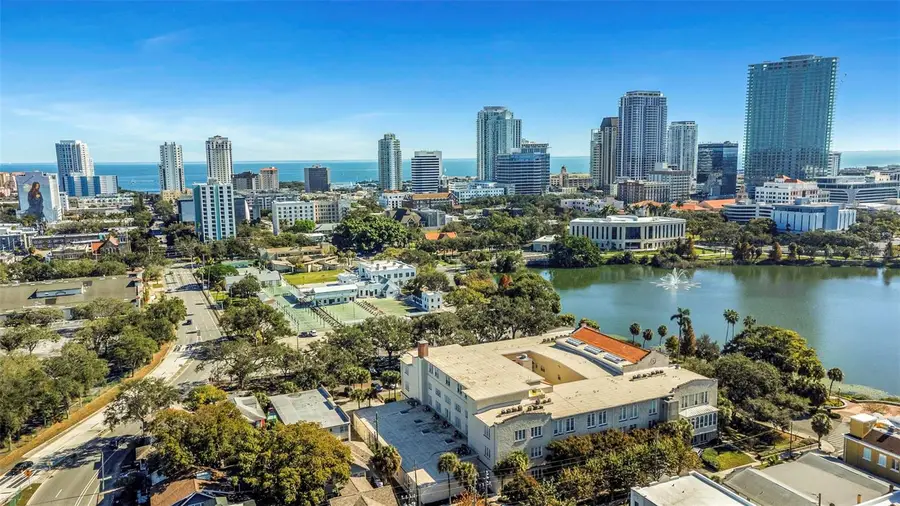 701 Mirror Lake Dr N Drive N #118, Saint Petersburg, FL 33701 - Image #2