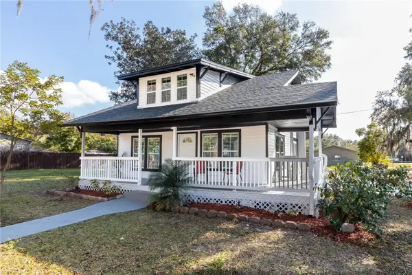 1102 E Voorhis Avenue, DELAND, FL 32724