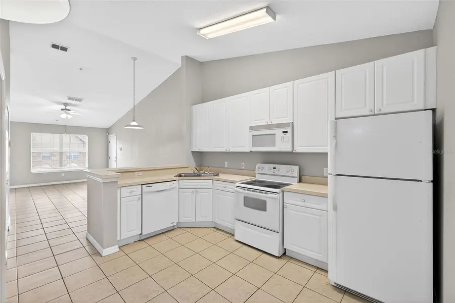 145 Reserve Circle #201, Oviedo, FL 32765 - Image #2