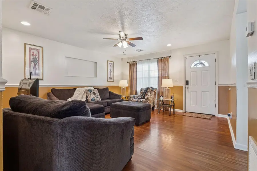 7801 Arabian Place, Orlando, FL 32818 - Image #2