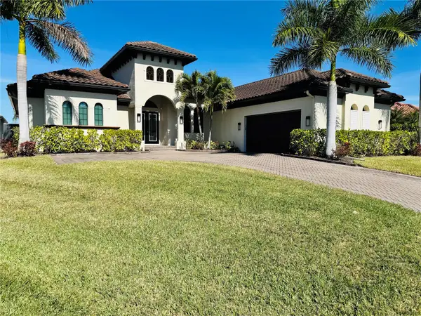 8533 S Lake Circle, FORT MYERS, FL 33908