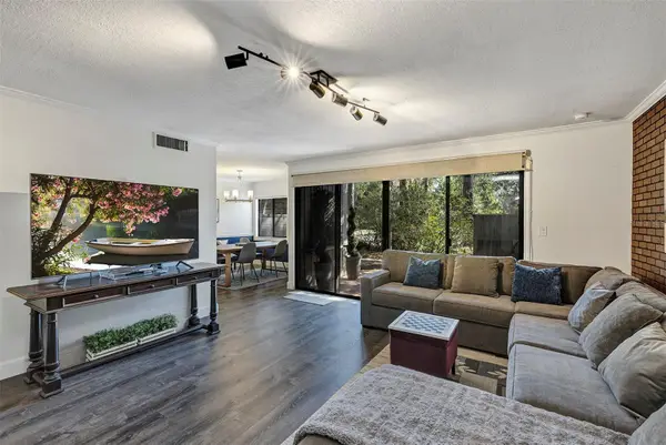 111 Crown Oaks Way #111, LONGWOOD, FL 32779