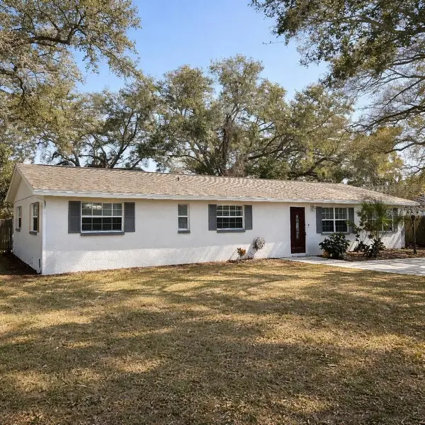 1021 Fairburn Avenue, CLEARWATER, FL 33755