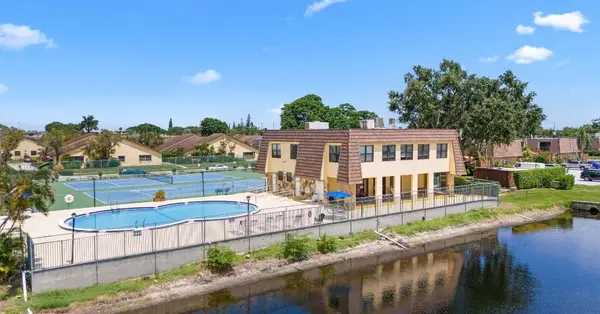 42 Springdale Circle, PALM SPRINGS, FL 33461