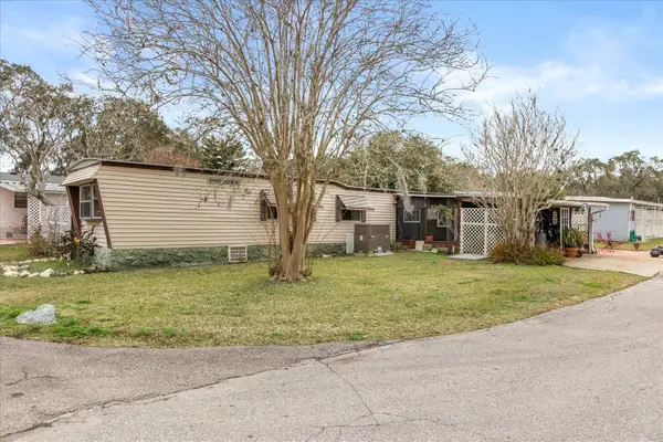 1960 Pinewood Lane, MOUNT DORA, FL 32757