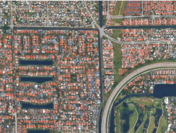 16613 NW 77th Path, MIAMI LAKES, FL 33016