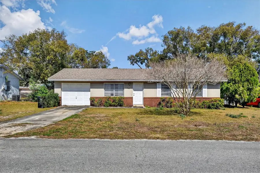 365 W Lansdowne Avenue, Orange City, FL 32763 - #2