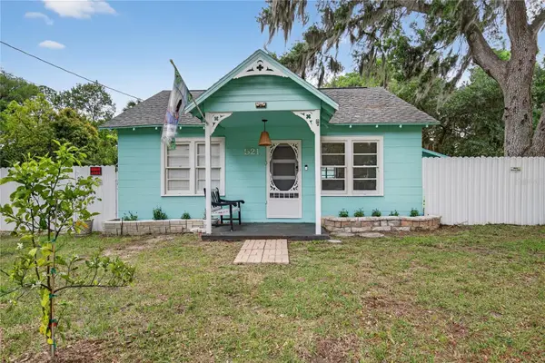 521 Michigan Street, MOUNT DORA, FL 32757