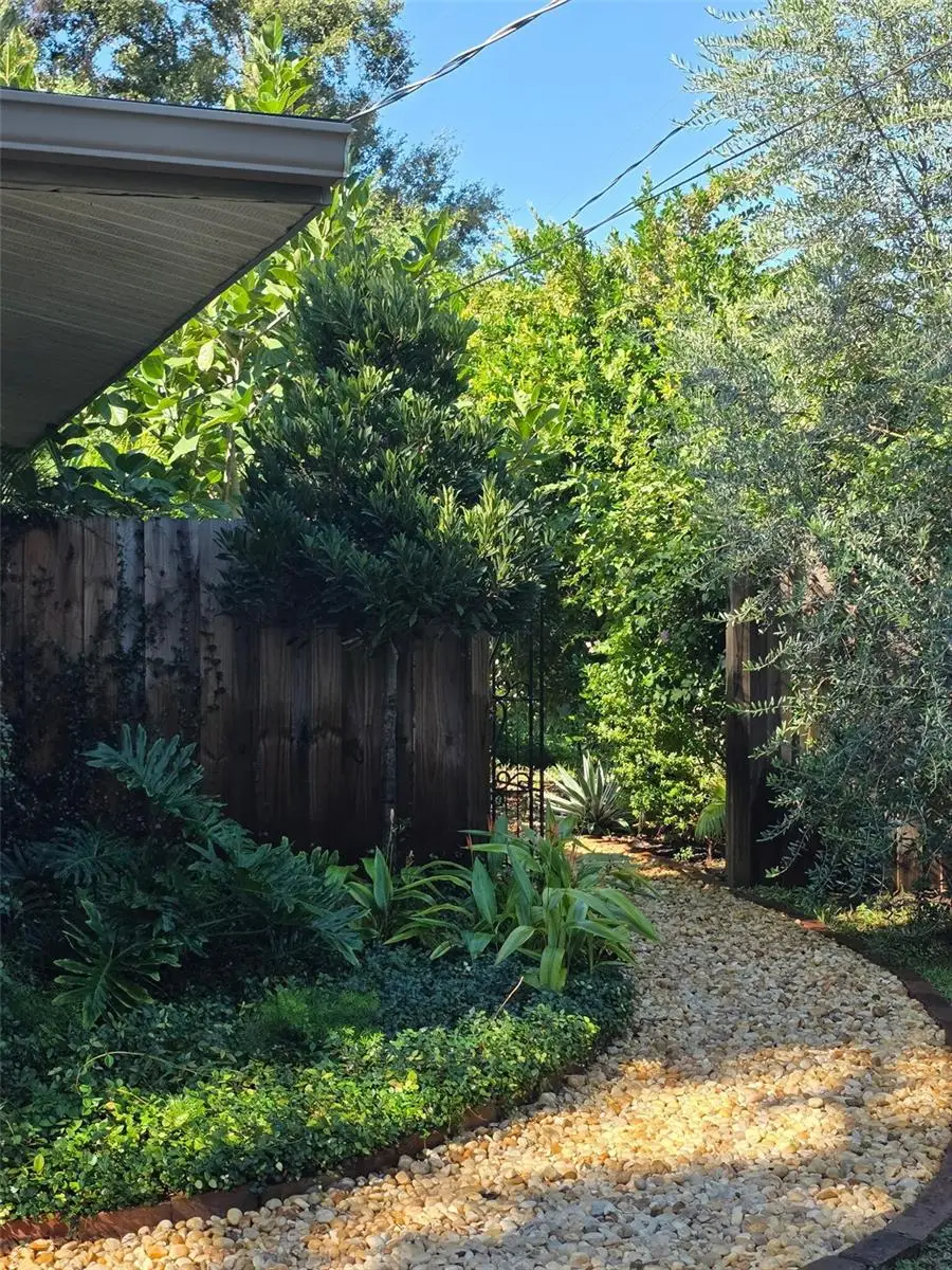 4718 Crystal Avenue, Sarasota, FL 34231 - #2