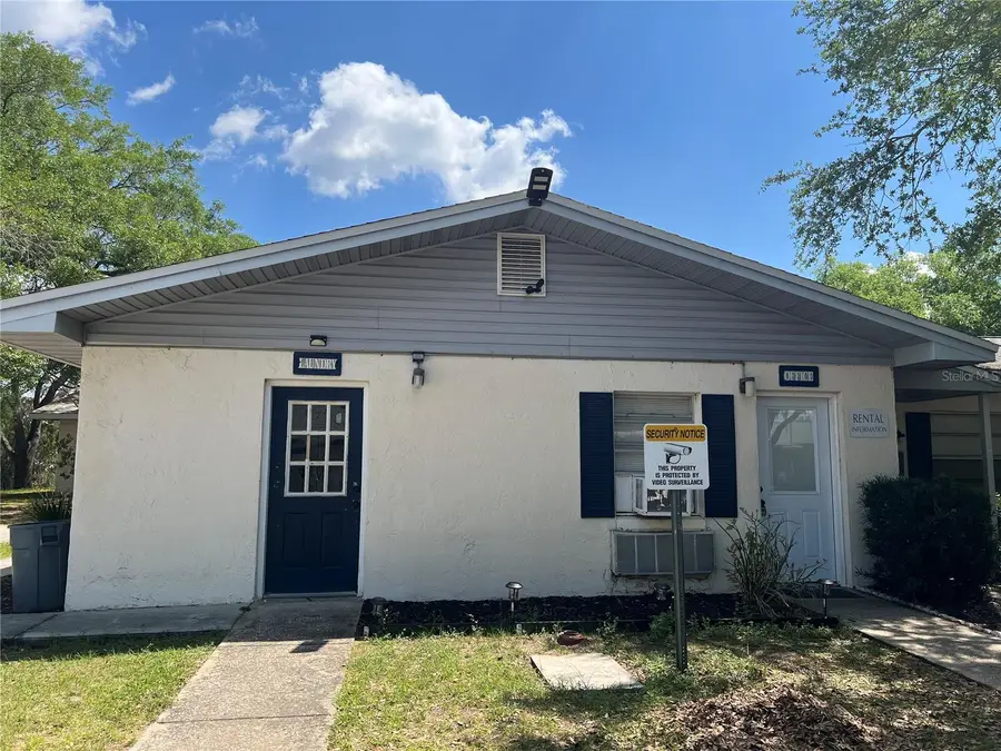 1000 E Caroline Street, Tavares, FL 32778 - #2