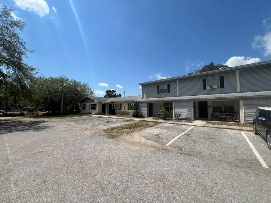 1000 E Caroline Street, Tavares, FL 32778 - #3