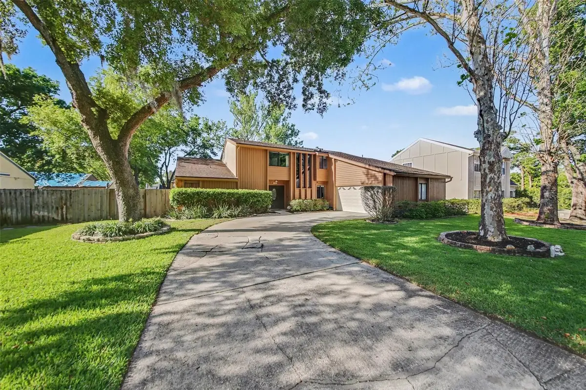 916 E Cleveland Street, Apopka, FL 32703 - #1