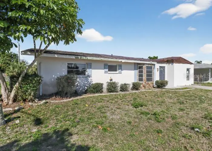 462 Ridgewood Street Nw, Port Charlotte, FL 33952 - #2