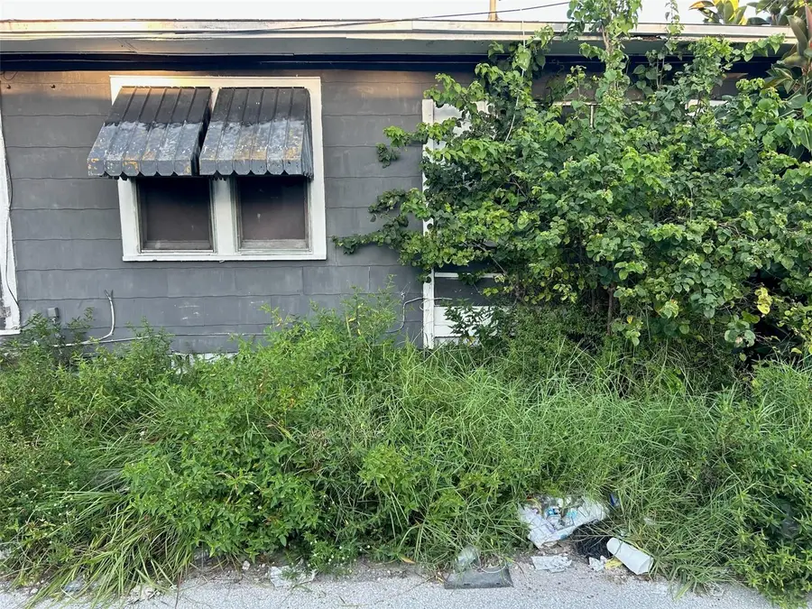 877 22nd Avenue S, Saint Petersburg, FL 33705 - #3