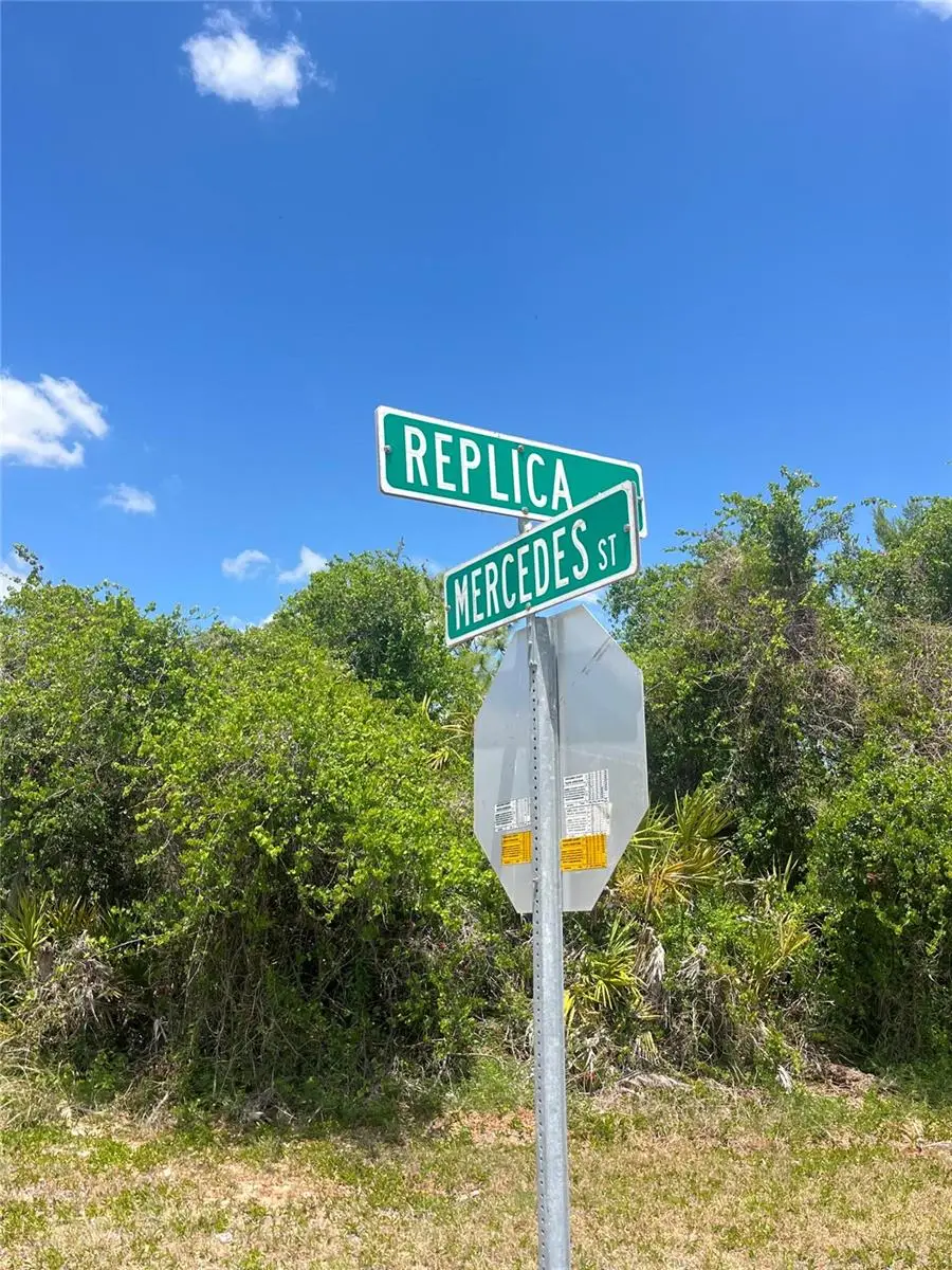 901 Replica Avenue, Sebring, FL 33872 - #3