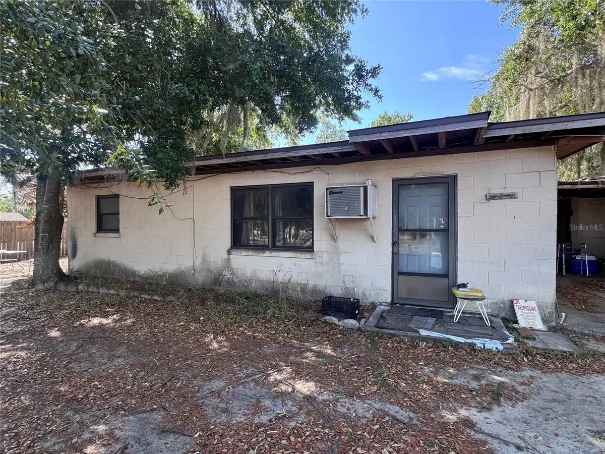 1255 Wells Avenue, Tavares, FL 32778 - #1