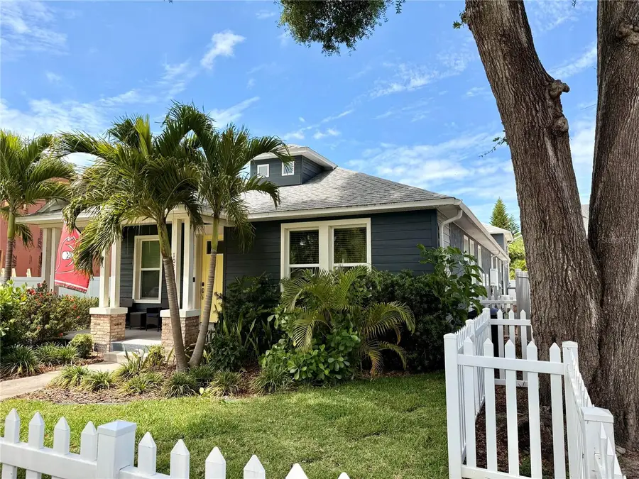 1028 5th Street N, Saint Petersburg, FL 33701 - #2