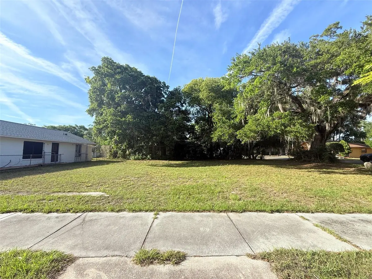 516 E 5th Street, Sanford, FL 32771 - #1