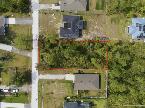 1035 East Parkway, DELAND, FL 32724