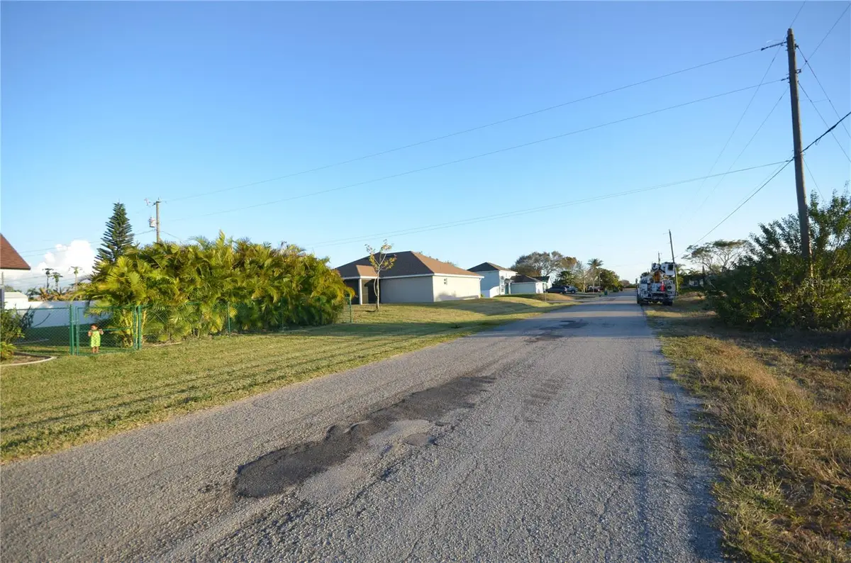 1304 NE 14th Avenue, Cape Coral, FL 33909 - #1