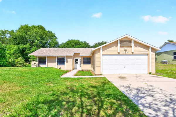 745 Mentmore Circle, DELTONA, FL 32738