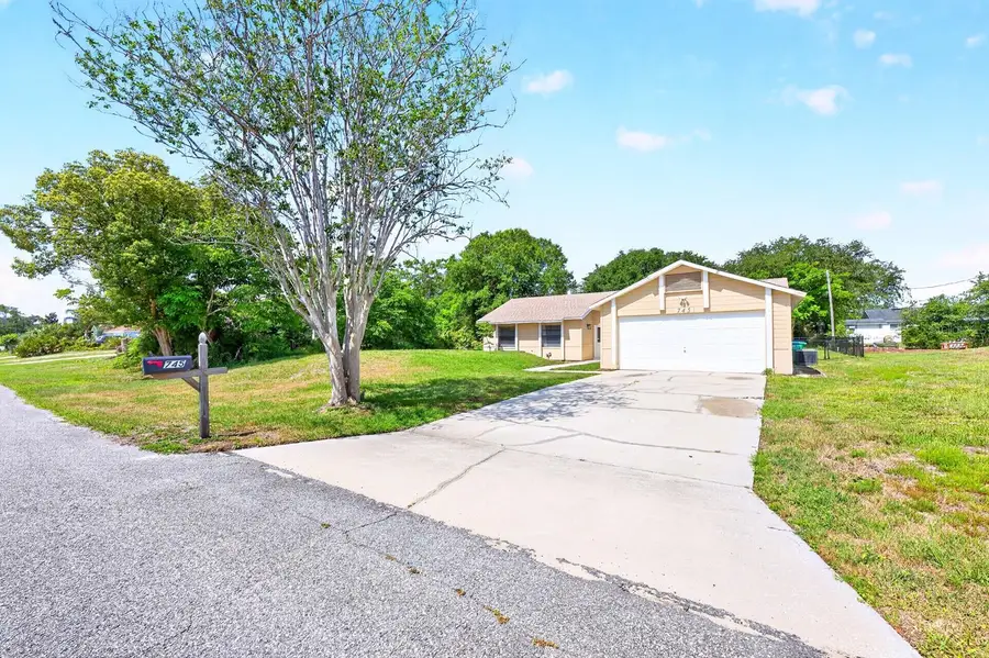 745 Mentmore Circle, Deltona, FL 32738 - #2