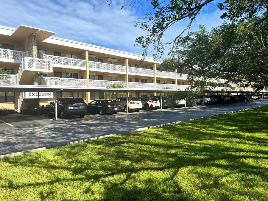 5080 Locust Street Ne #219, Saint Petersburg, FL 33703 - #2