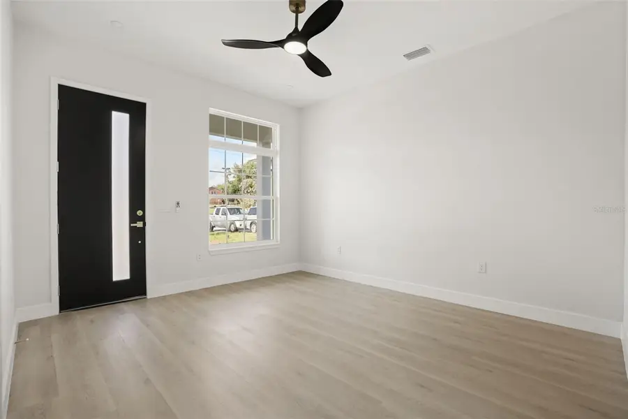 823 E Mcdonald Avenue, Eustis, FL 32726 - #2