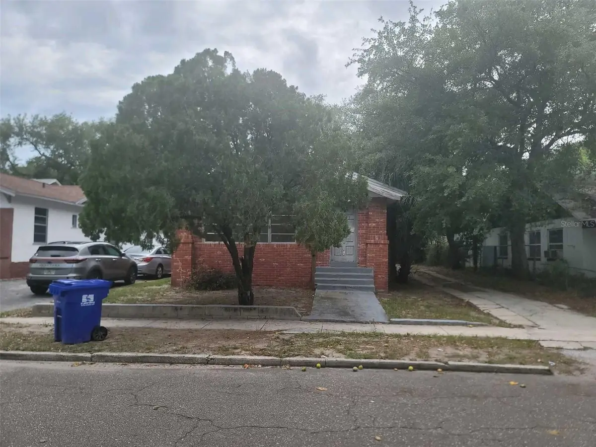 2035 10th Street S, Saint Petersburg, FL 33705 - #1