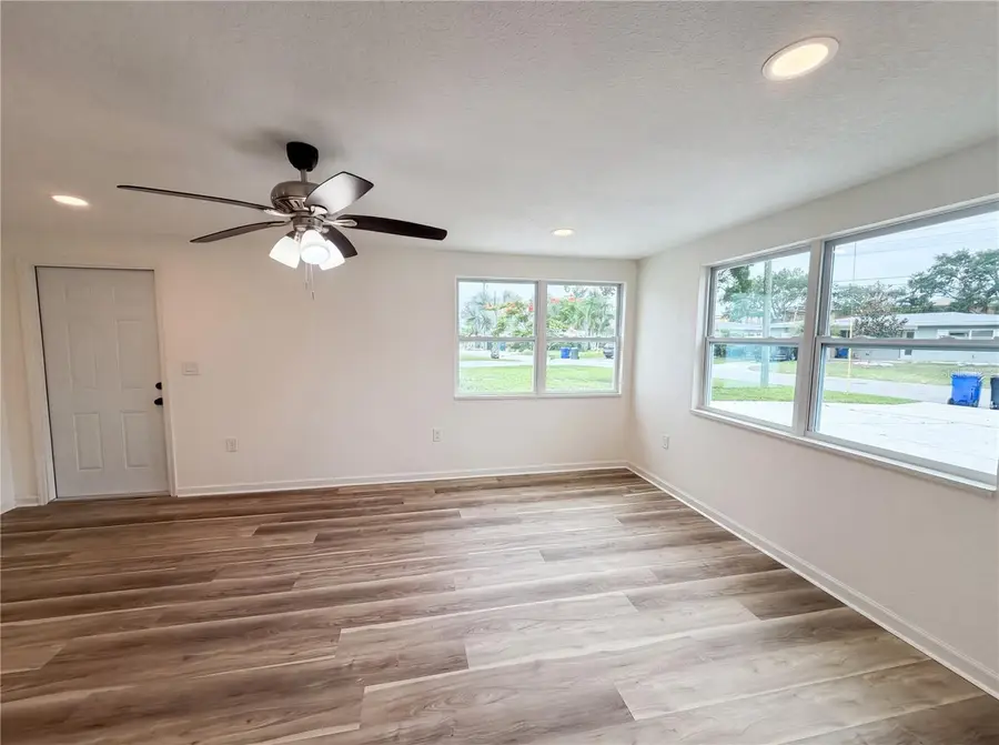 567 Baywood Drive N, Dunedin, FL 34698 - #3