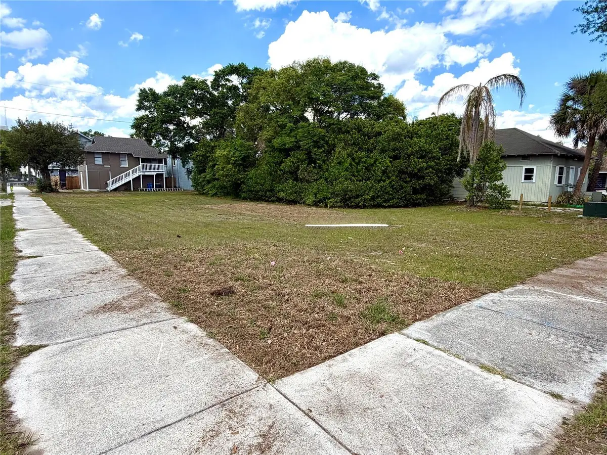 203 Avenue C Ne, Winter Haven, FL 33881 - #1