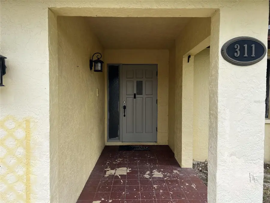 311 Oklahoma Avenue, Fort Myers, FL 33905 - #3