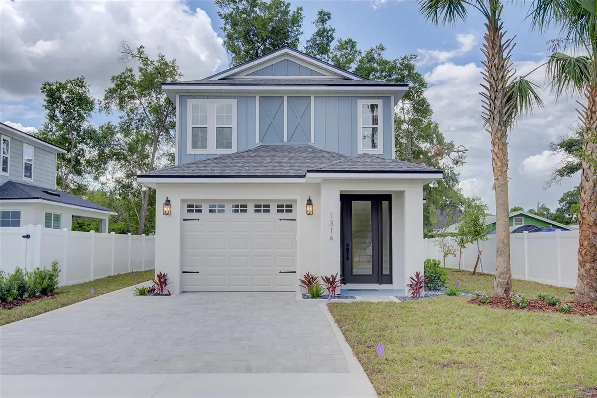 1316 E 9th Avenue, Mount Dora, FL 32757 - #1