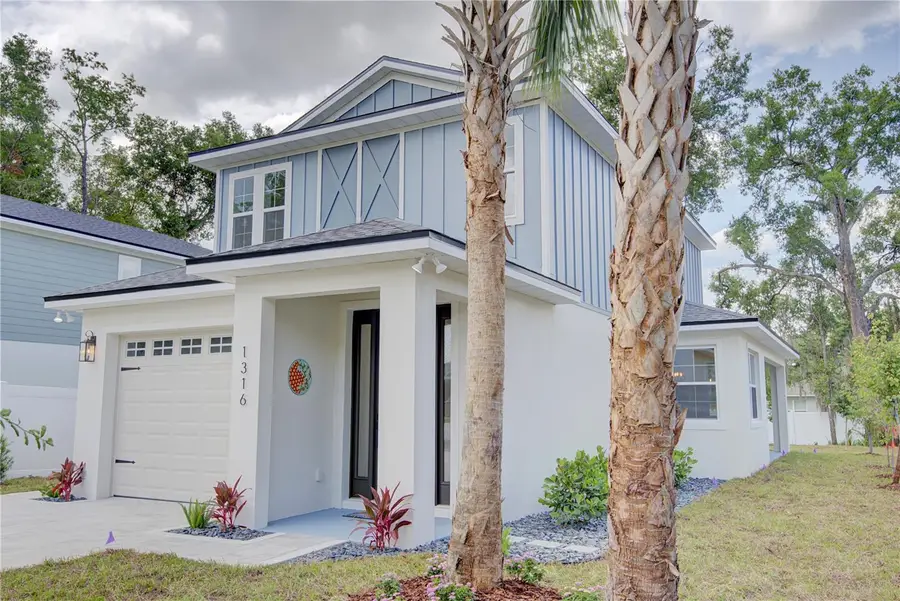 1316 E 9th Avenue, Mount Dora, FL 32757 - #3
