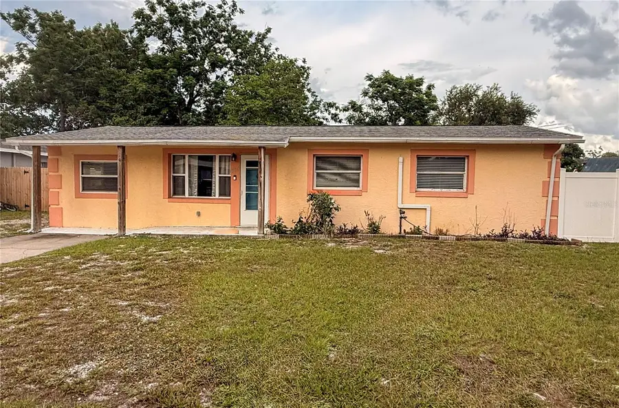 880 Emerald Dr, Mount Dora, FL 32757 - #2