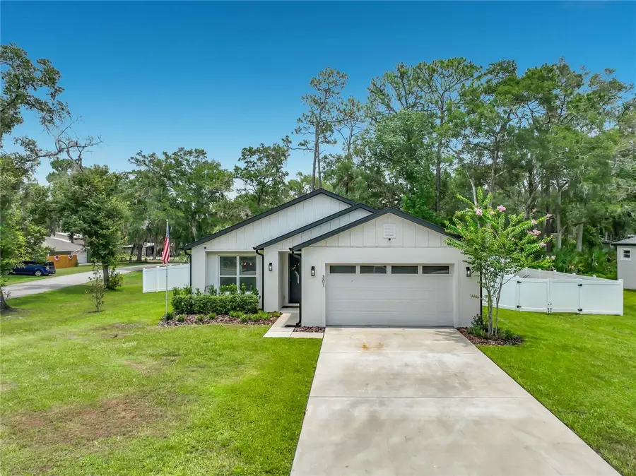 301 4th Street, Geneva, FL 32732 - #2