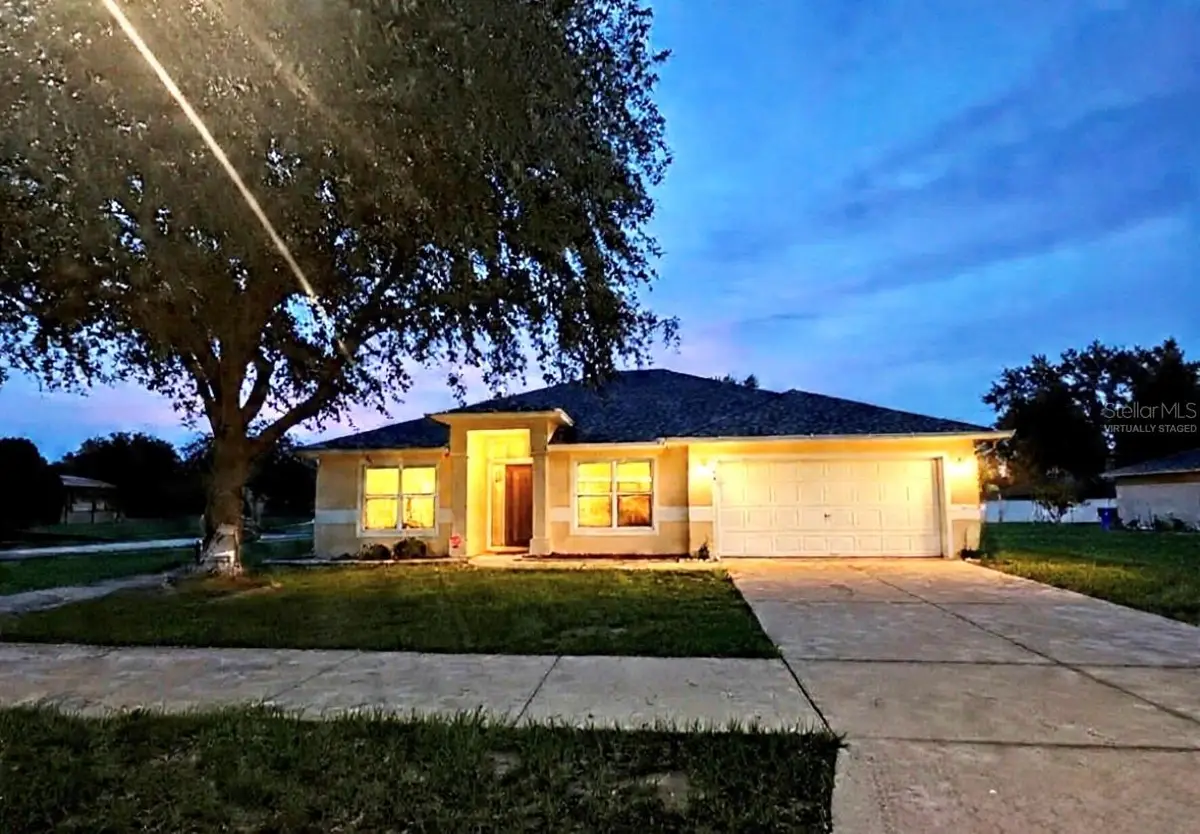 1104 Stratton Avenue, Groveland, FL 34736 - #1