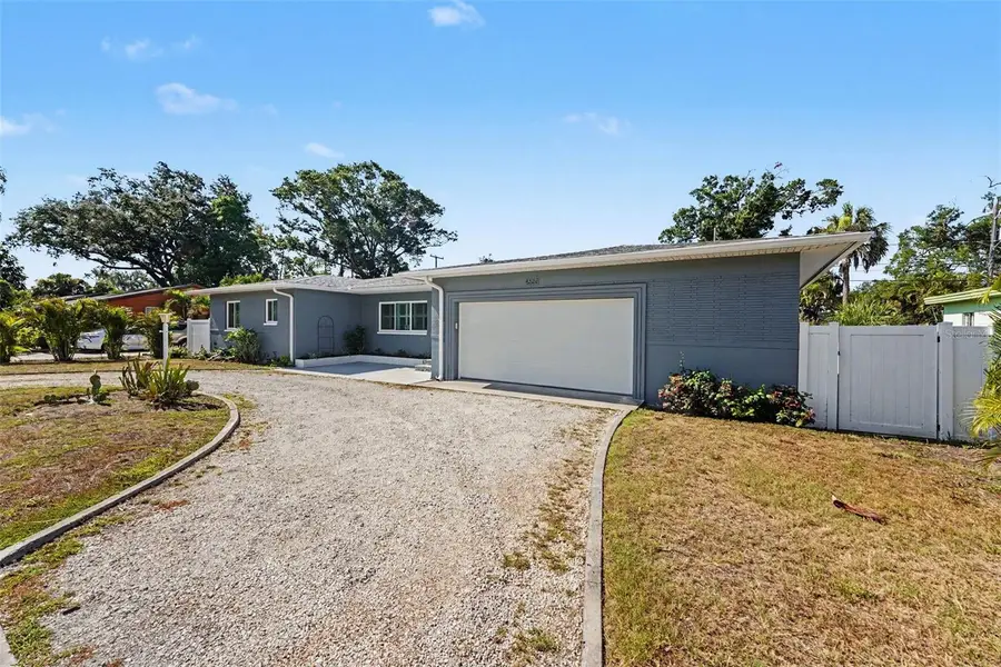 4660 22nd Avenue S, Saint Petersburg, FL 33711 - #2