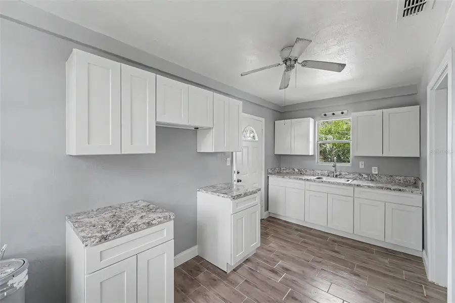 122 S Garfield Avenue, Deland, FL 32724 - #2