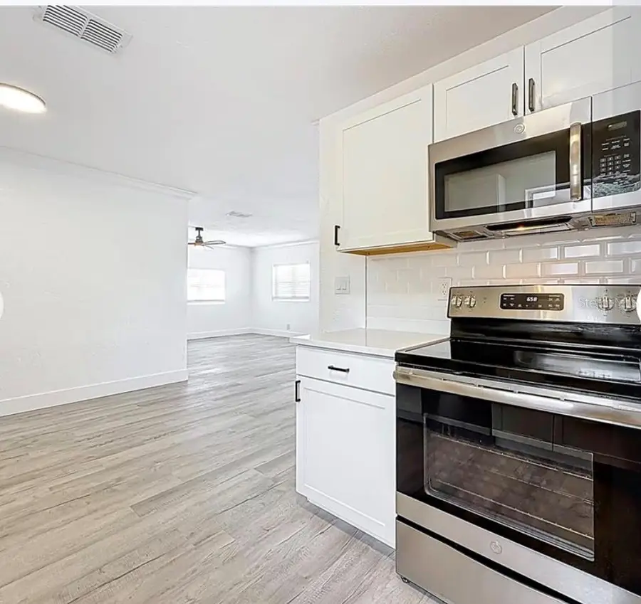 200 Lewis Boulevard Se, Saint Petersburg, FL 33705 - #3