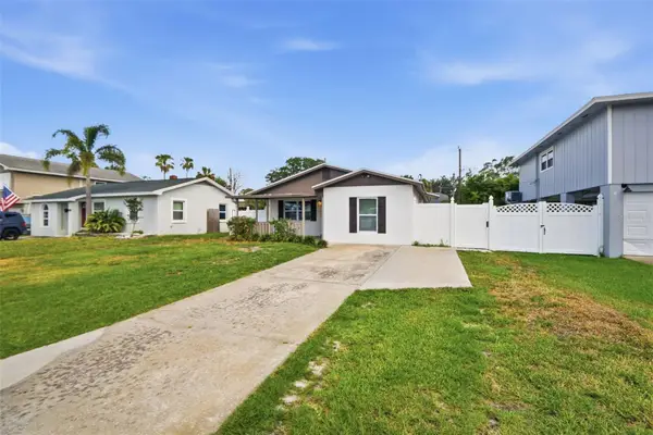 1842 Shore Acres Boulevard Ne, ST PETERSBURG, FL 33703